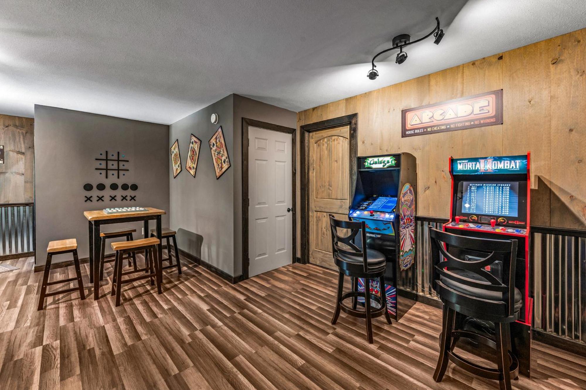 סביירוויל Lil Cabin In The Cove! Mtn Views, Theater, Hot Tub, Games, King Beds, Prime Location! מראה חיצוני תמונה