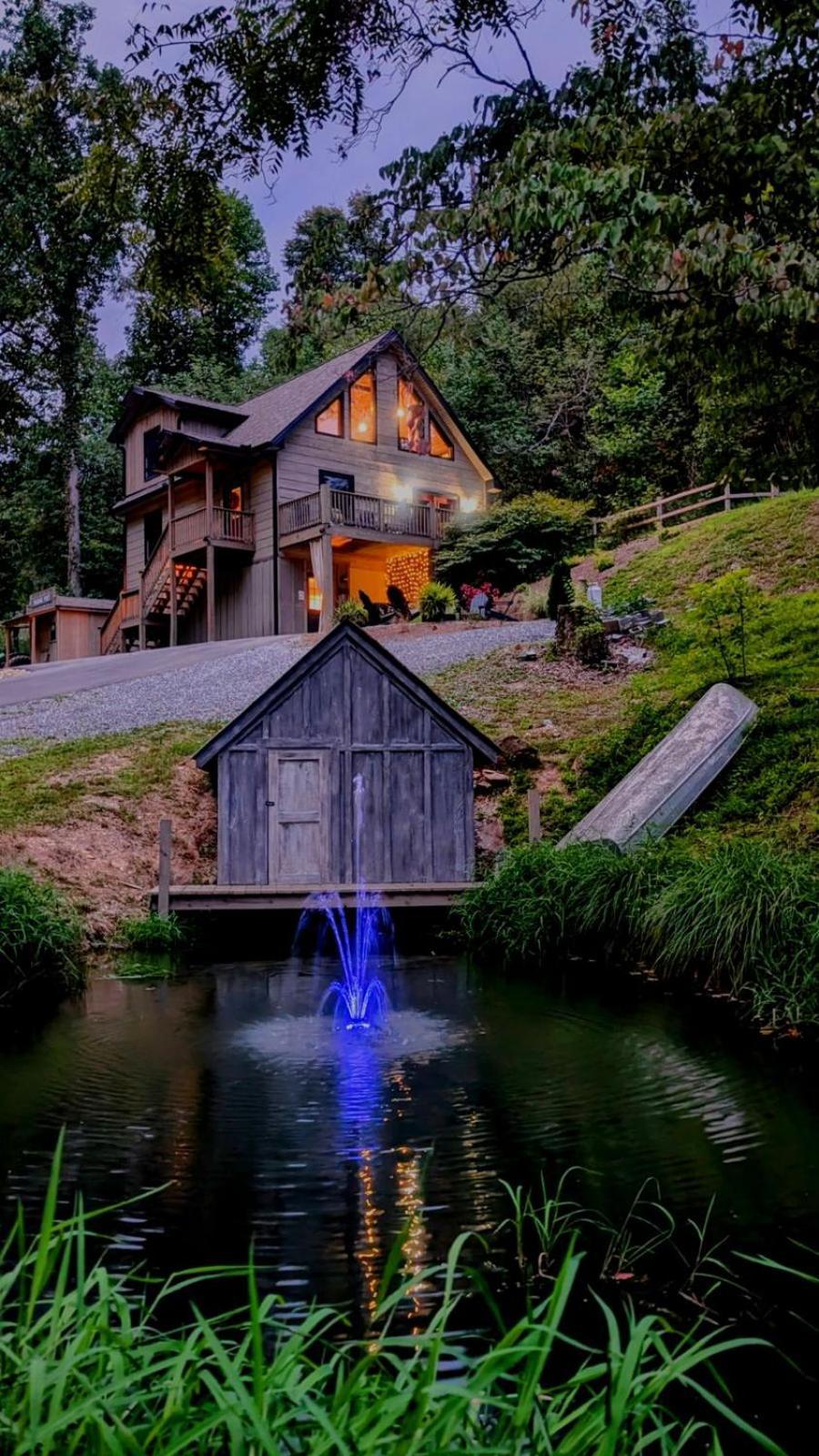 סביירוויל Lil Cabin In The Cove! Mtn Views, Theater, Hot Tub, Games, King Beds, Prime Location! מראה חיצוני תמונה