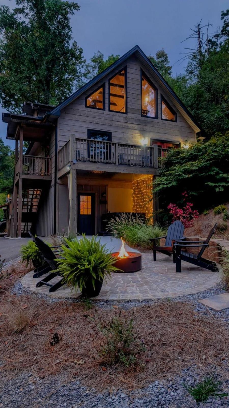 סביירוויל Lil Cabin In The Cove! Mtn Views, Theater, Hot Tub, Games, King Beds, Prime Location! מראה חיצוני תמונה